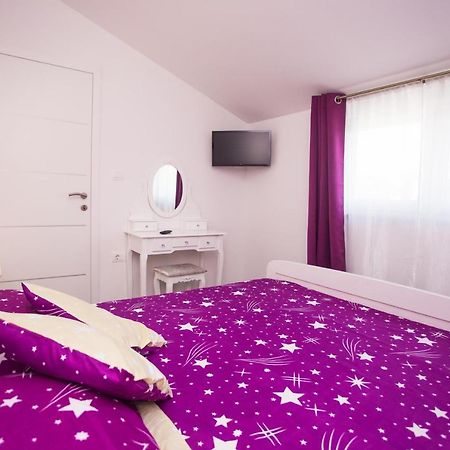App Sara Apartman Kanfanar Kültér fotó