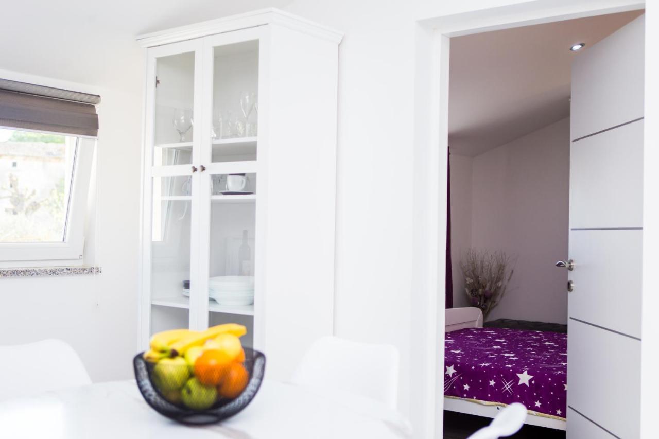 App Sara Apartman Kanfanar Kültér fotó