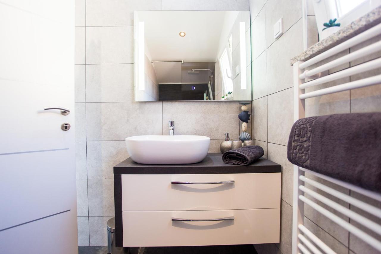 App Sara Apartman Kanfanar Kültér fotó